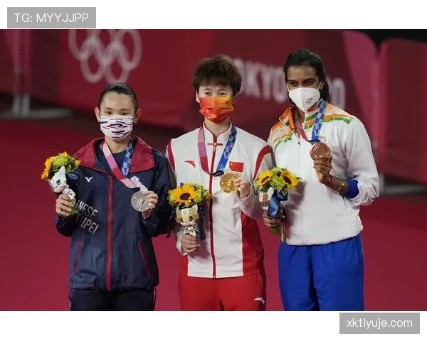 戴资颖打完比赛直接去逛爱马仕，球包还没放稳就试了三只包