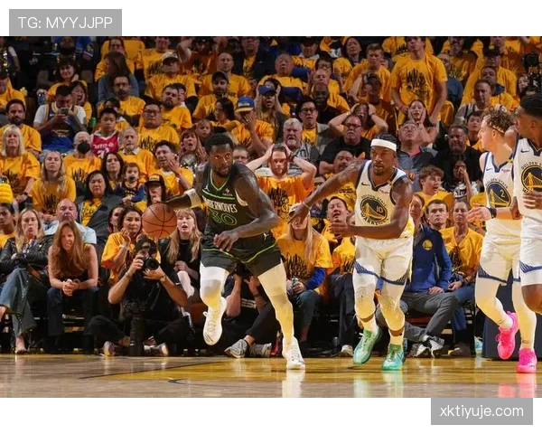 弗朗西斯无球跑动减少，持球单打主导进攻效率下滑